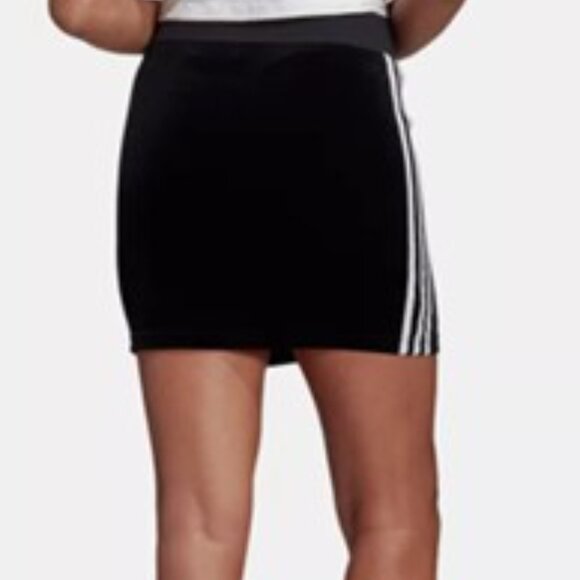 Adidas Black Adicolor Velour Skirt size large - Picture 7 of 13